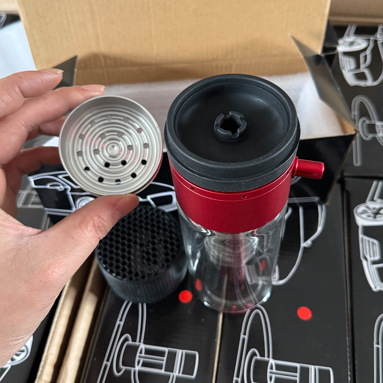 Portable Hookah Shisha Palace Set with LED Light Mini Small Shisha to Go 28.5 cm Silicone Hose Shell Charcoal Tongs - Image 2